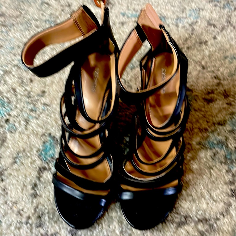 Cute Black Wedges